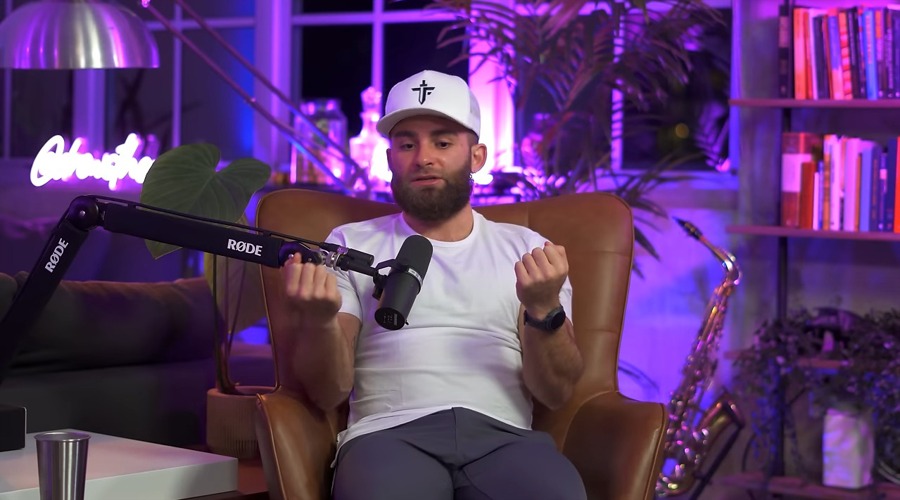 特朗普要求英特尔(INTC.US)CEO辞职 质疑其“利益冲突”